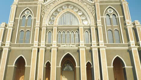 Catedral-De-Chanthaburi-4k-En-Tailandia---La-Catedral-De-La-Inmaculada-Concepción