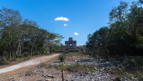 dzibilchaltun-mayan-site-dyperlapse-mexico