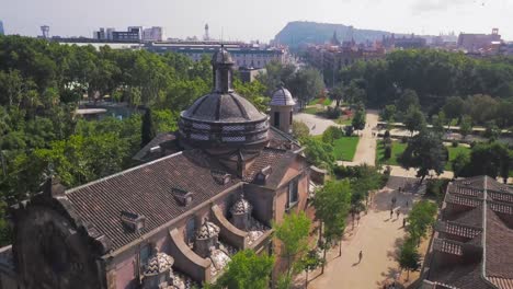 Aerial-rise-viewing-the-beautiful-architecture-of-the-"Parroquia-Castrense-de-la-Ciutadella"