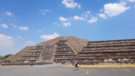 Hyperlapse-In-Der-Unglaublichen-Mondpyramide-In-Teotihuacan,-Mexiko