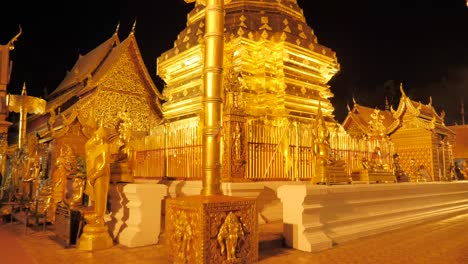 Doi-Suthep-temple-nighttime-view-in-Chiang-Mai,-Thailand