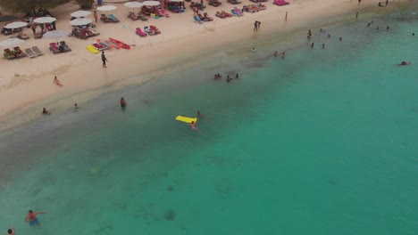 Helicóptero-Aéreo-épico-Filmado-En-El-Mavic-Air-De-Grote-Knip-En-La-Isla-Caribeña-Holandesa-De-Curacao