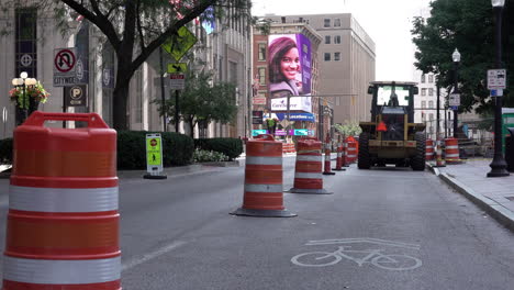 Columbus,-Ohio---3-De-Agosto-De-2019:-Barriles-De-Construcción-Para-Obras-Viales-En-Una-Calle-En-Columbus,-Ohio-El-3-De-Agosto-De-2019