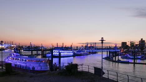 Dämmerung-Zeitraffer-Hafen-Hamburg