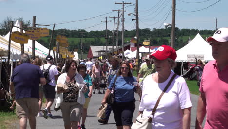 Kutztown,-Pennsylvania---July-1,-2019:-Crowds-of-people-at-the-Kutztown-Fair-in-Kutztown,-Pennsylvania-on-July-1,-2019