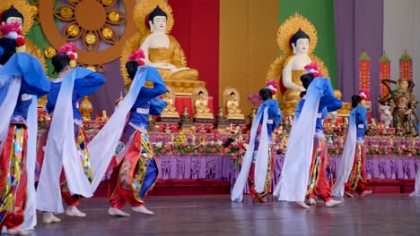 Chinesische-Alte-Kostümkleidung-Feenhafter-Gruppentanz