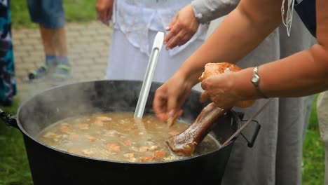 Making-soup-from-a-pigs-leg