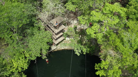Drone-Disparó-Sobre-Un-Cenote---Quintana-Roo---México