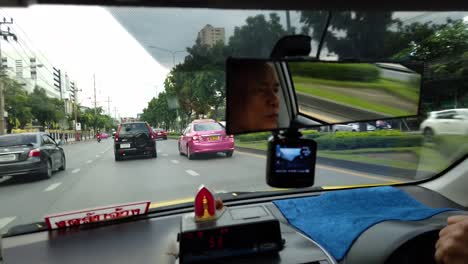 Taking-the-taxi-in-Bangkok-during-the-rush-hour-can-be-a-horrible-experience