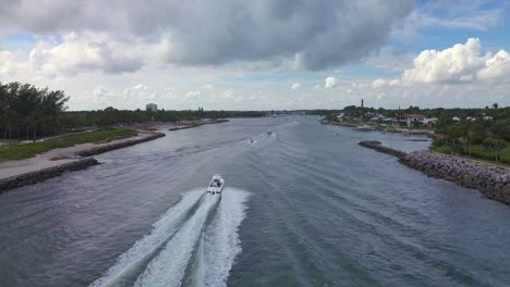 Bootsfahrt-Auf-Dem-Loxahatchee-River-Zum-Leuchtturm-Am-Jupiter-Inlet