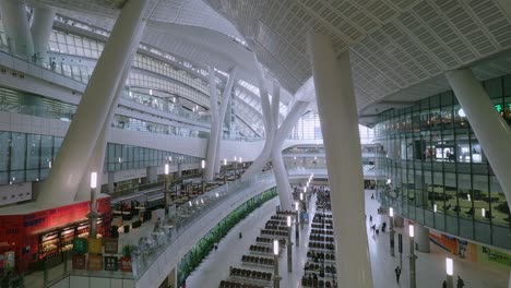 Interior-De-La-Estación-De-Kowloon-Oeste-De-Hong-Kong