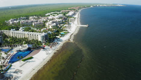 Cancun-resort-with-Caribbean-beaches-full-of-algae-or-sea-wrack