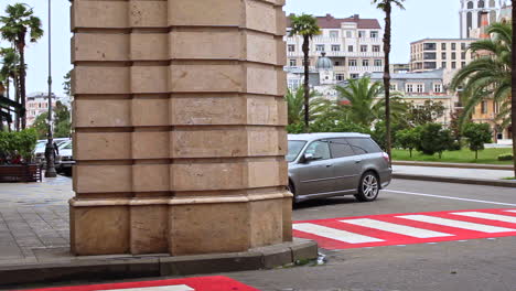 Schwenken-Sie-Den-Rechten-Blick-Gegenüber-Vom-Europaplatz-In-Batumi,-Georgia