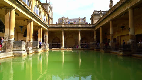 Bath-England,-Circa:-Römisches-Bad-In-Bath,-Vereinigtes-Königreich