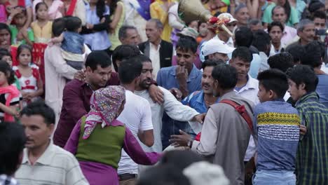 Indische-Menge-Beim-Indischen-Religiösen-Fest---Fair