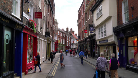 York-England,-circa-:-Shopping-area-at-Stonegate-street-in-York,-UK