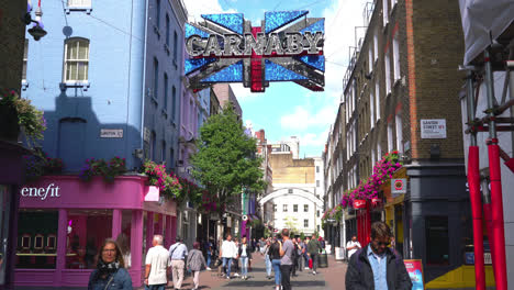 Londres,-Inglaterra,-Circa:-Zona-Comercial-En-Carnaby-Street-En-Londres,-Reino-Unido