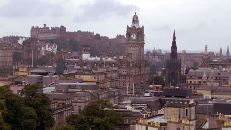 Der-Alte-Teil-Der-Stadt-Edinburgh,-Der-Vom-Calton-Hill-Aus-Zu-Sehen-Ist