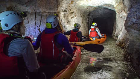 Kajak-Abenteuer-Unter-Tage-Im-Blei--Und-Zinkbergwerk-Mezica,-Slowenien