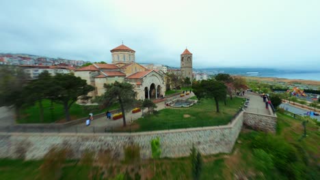 Vista-Aérea-Del-Centro-De-La-Ciudad-De-Trabzon-Y-La-Iglesia-Hagia-Sophia-De-Trabzon-En-Turquía