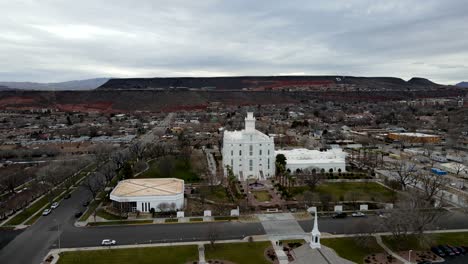 Orbiting-Aerial-Hyper-Lapse-Der-LDS-St