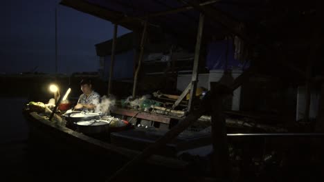 Early-morning-floating-market-in-the-Mekong-Delta,-Vietnam