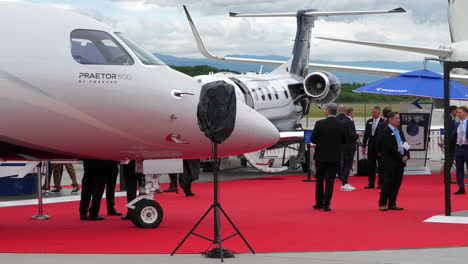 Embraer-Ausstellung-Mit-Privatjets-Auf-Der-Luftfahrtmesse,-Ebace,-Genf