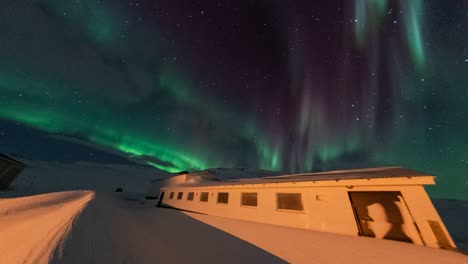 Beautiful-aurora-time-lapse-with-red,-green-colours,-covering-night-sky