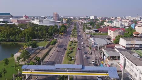 Carretera-En-La-Ciudad-De-Tailandia