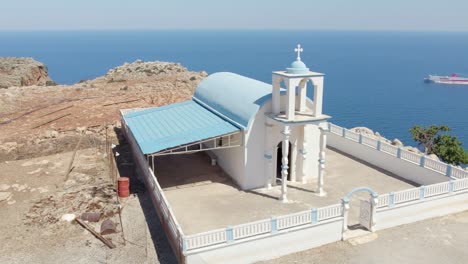 Small-Church-At-The-Sea-Cliffs-In-Crete-Island-Near-Chania,-Greece