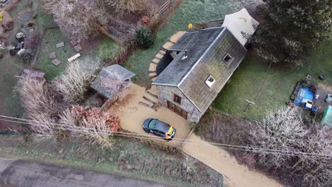 Antena-De-Una-Casa-De-Campo-En-El-Sur-De-Bélgica