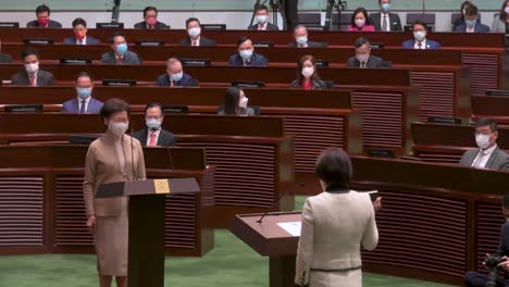 La-Ex-Directora-Ejecutiva-De-Hong-Kong,-Carrie-Lam,-Preside-Durante-La-Ceremonia-De-Juramento-En-La-Cámara-Principal-Del-Consejo-Legislativo.
