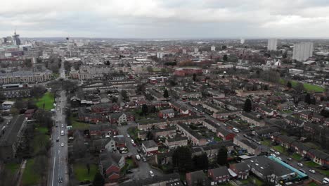 360-Grad-Drohnenaufnahme-Von-Birmingham-City-Im-Winter,-Gefilmt-In-4k-Auf-Einer-Drohne