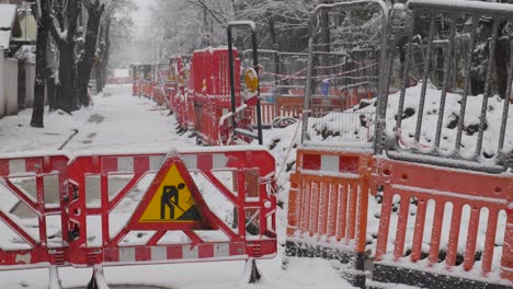 Sitio-De-Construcción-De-La-Calle-En-Invierno