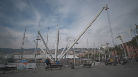 Bigo-by-Renzo-Piano-timelapse-in-Genoa-Old-Port