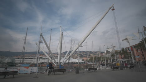 Bigo-De-Renzo-Piano-Timelapse-En-El-Puerto-Viejo-De-Génova