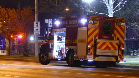 Toronto,-Canada---Nov-10th-2020-:-An-emergency-response-unit-truck-stops-at-the-side-of-the-road-during-an-accident-inspection