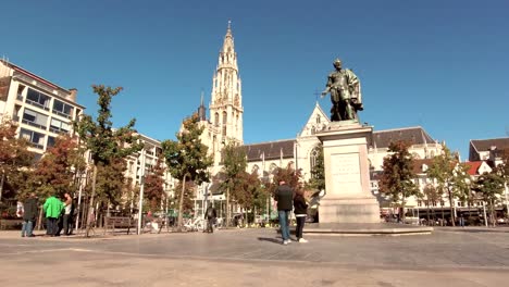 Peter-Paul-Rubens-Statue,-Berühmter-Flämischer-Maler,-Am-Groanplaats,-Antwerpen,-Belgien