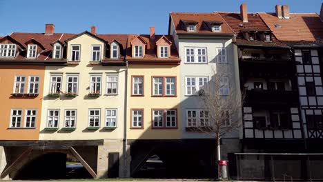 Außenansicht-Der-Mittelalterlichen-Krämerbrücke-In-Der-Historischen-Altstadt-Von-Erfurt