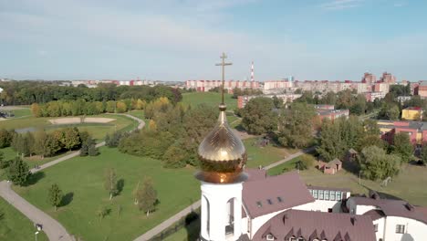 Pokrov-Nikolskaya-orthodox-church-in-Klaipeda,-Lithuania