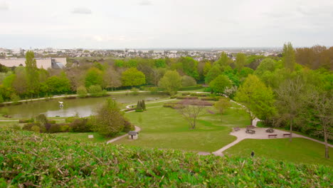 Bird-Hill-Gardens-on-a-sunny-day-in-Caen,-Normandy,-France