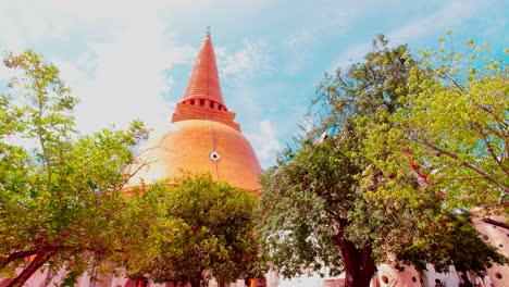 Phra-Pathom-Pagoda-in-Sam-Phran-Province-Thailand