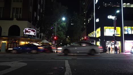 Lapso-De-Tiempo-Nocturno-De-La-Vista-De-La-Calle-Ocupada-De-La-Ciudad-De-Brisbane