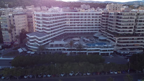 Exterior-Facade-Of-4-Star-Hotel-With-Luxury-Pool-In-Palma,-Mallorca,-Spain