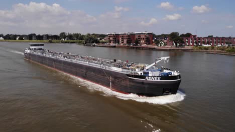 Forward-Bow-And-Starboard-View-Of-Renee-Inland-Tanker-Along-River-Noor