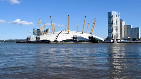 Zeitraffer-Der-O2-Arena-Waterfront