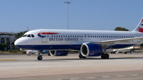 British-Airways-Airbus-Llegó-Y-Aterrizó-En-El-Aeropuerto-Internacional-De-Ibiza-En-España