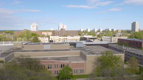 Aerial-Establishing-shot-of-Illinois-Institute-of-Technology-in-Chicago's-Bronzeville-Neighborhood