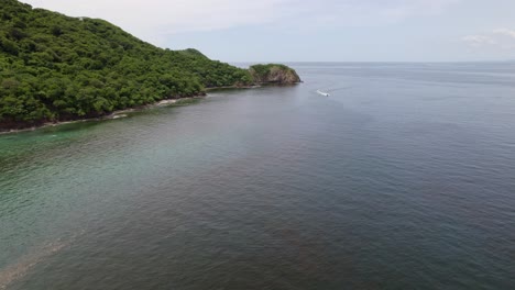 Aeros-videos-of-a-boat-on-an-island