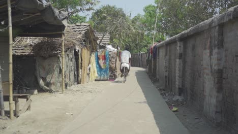 Village-scene-in-India,-Poor-Indian-people-in-Rural-places